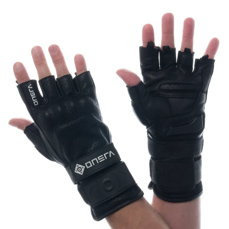 ONSRA gloves skateboard